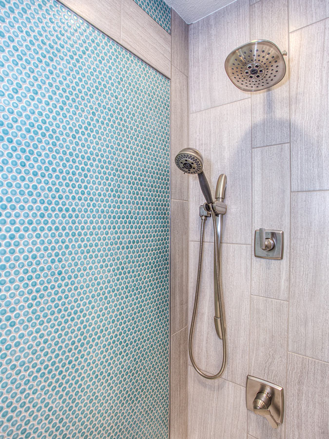CGI-di- Brugola-e-Boccia-bagno-mosaico
